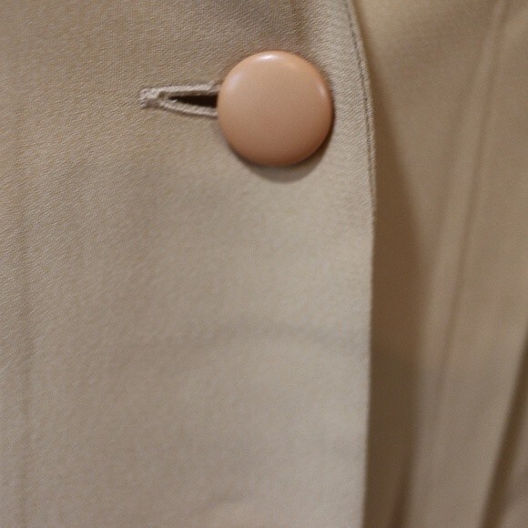 Giorgio Armani Vintage 1980s Cream Ruched Jacket + Mini Skirt Set – Rare Designe - Picture 13 of 16